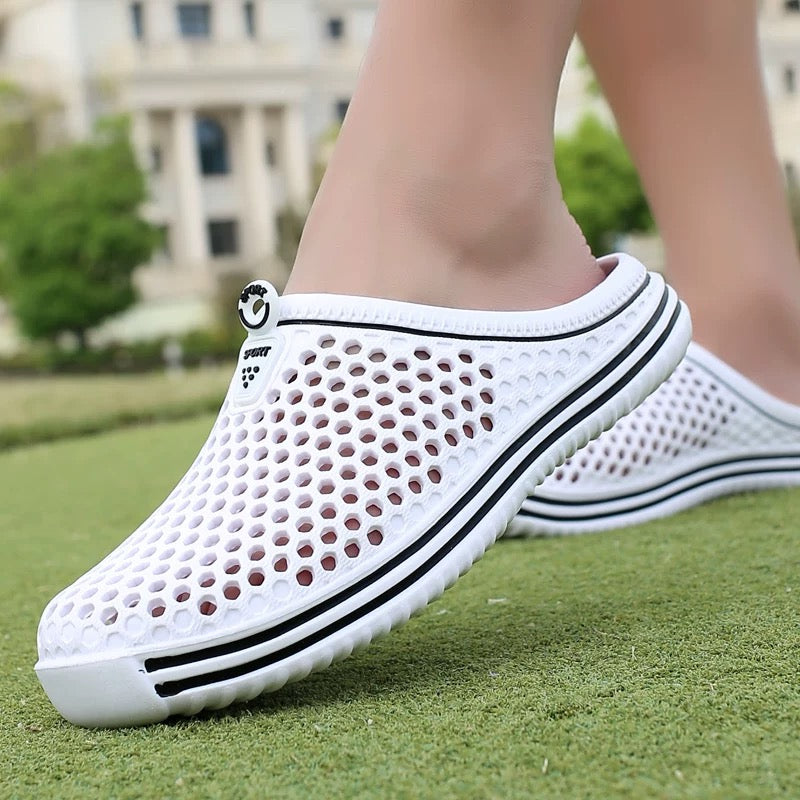 slip-on shoes for men and women, couple's style, garden shoes, holes shoes, beach shoes, breathable, casual, non-slip.