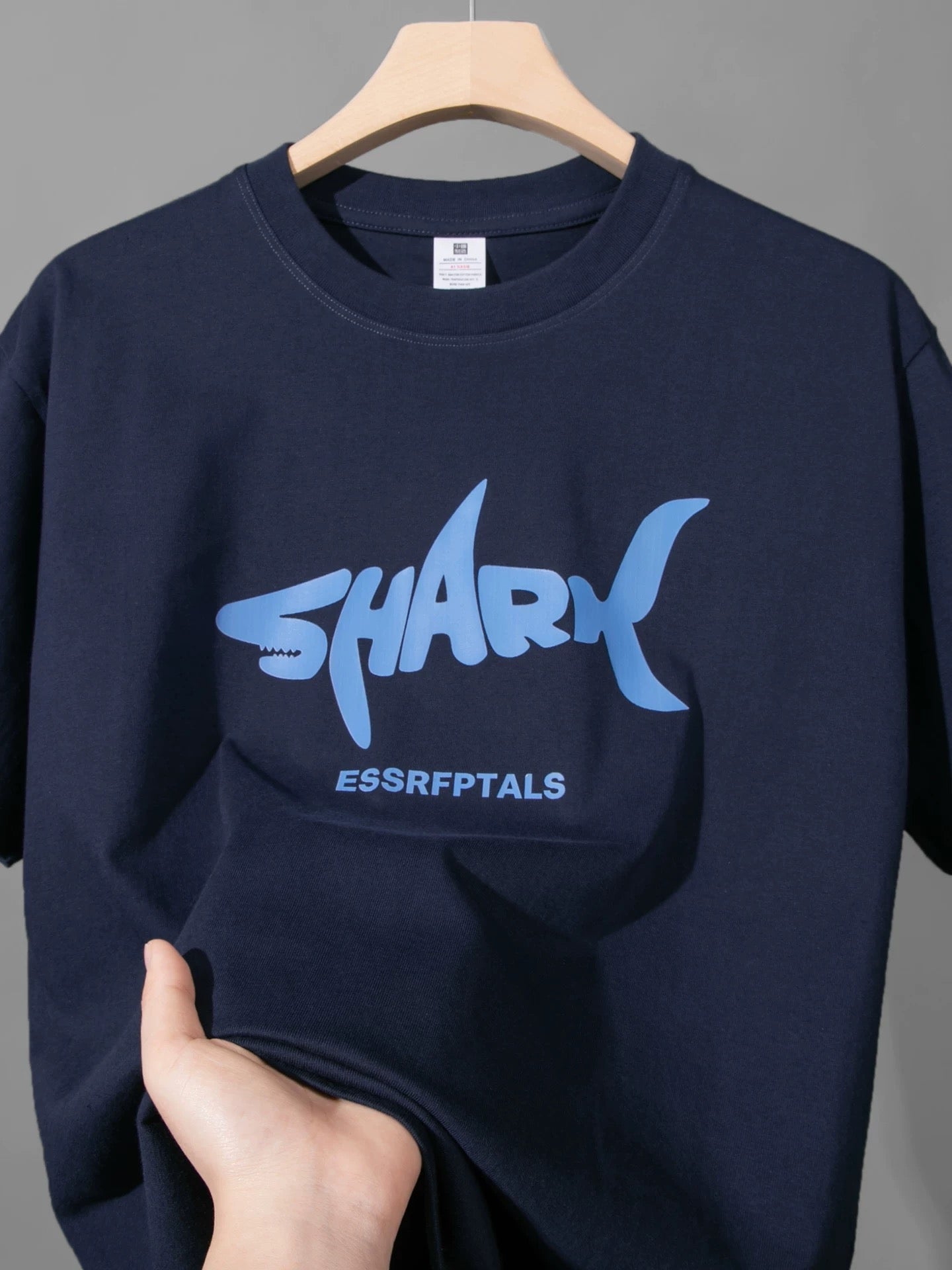 Trendy design shark print short-sleeved T-shirt men's and women's summer loose casual breathable cotton top T-shirt